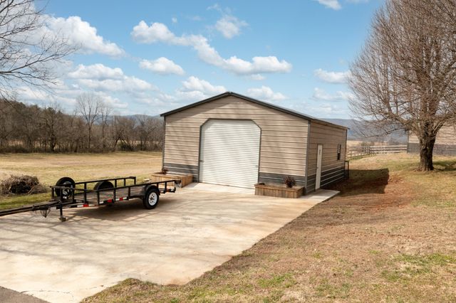 10115 Upper East Valley Road, Pikeville, TN 37367