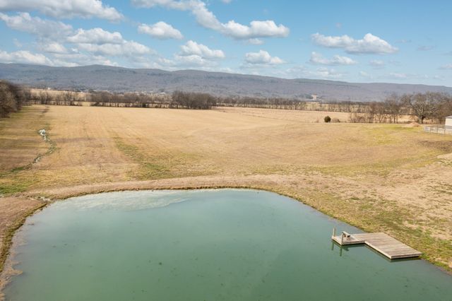 10115 Upper East Valley Road, Pikeville, TN 37367