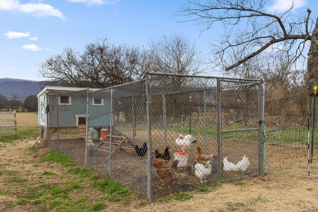 10115 Upper East Valley Road, Pikeville, TN 37367