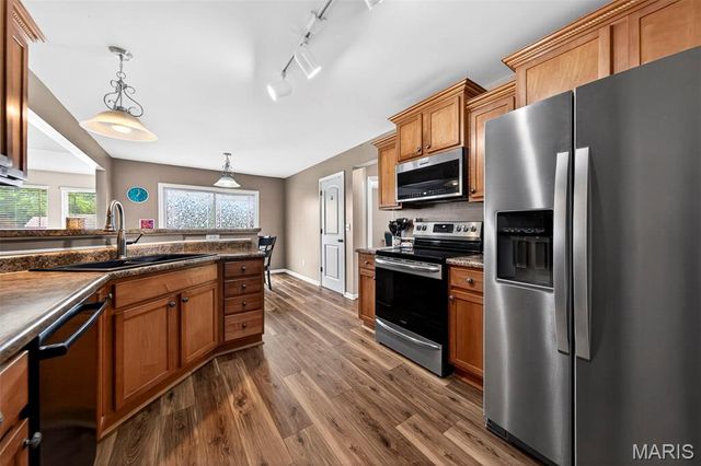27 Millstone Lake Drive, Winfield, MO 63389