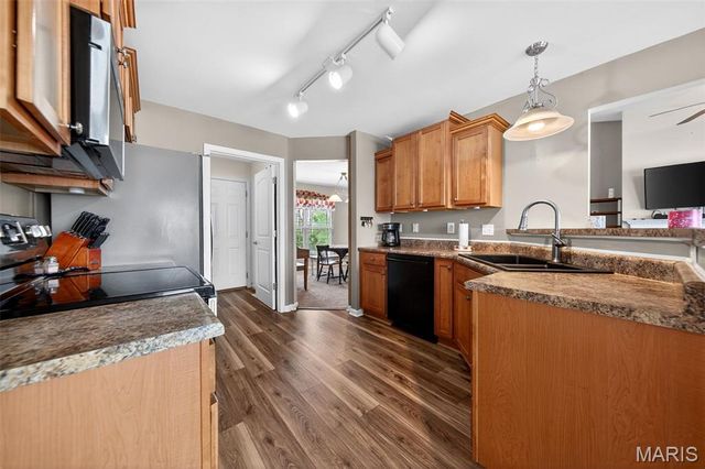 27 Millstone Lake Drive, Winfield, MO 63389