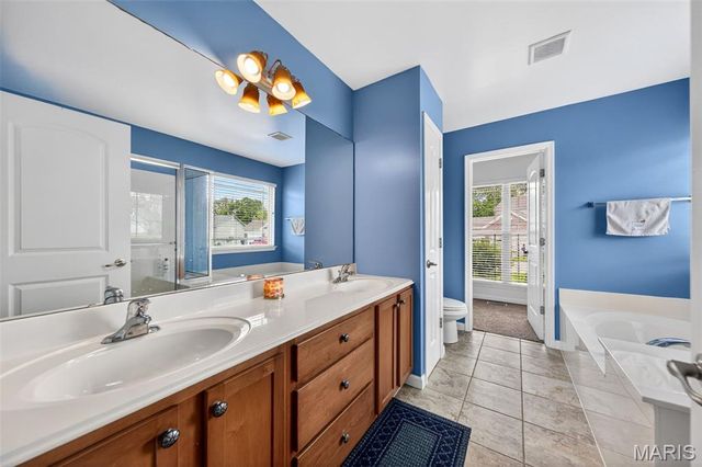 27 Millstone Lake Drive, Winfield, MO 63389