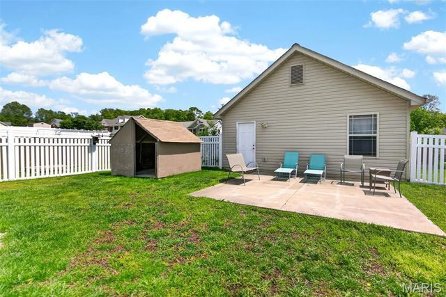 27 Millstone Lake Drive, Winfield, MO 63389