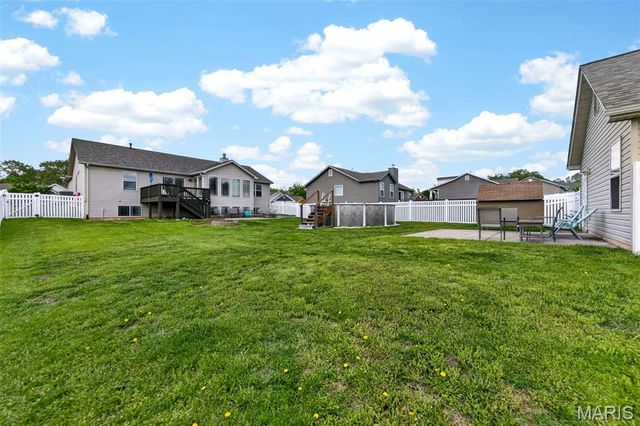 27 Millstone Lake Drive, Winfield, MO 63389