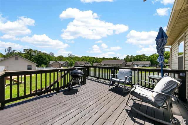 27 Millstone Lake Drive, Winfield, MO 63389