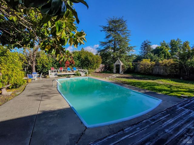 5716 Dorian Dr, Rohnert Park, CA 94928