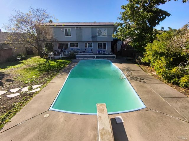 5716 Dorian Dr, Rohnert Park, CA 94928