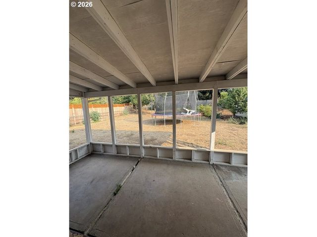 424 PARK Dr, Oregon City, OR 97045