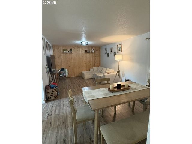 424 PARK Dr, Oregon City, OR 97045
