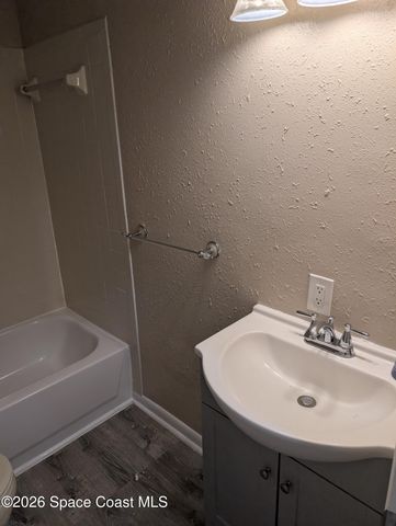 180 Paradise Boulevard 18023, Melbourne, FL 32903