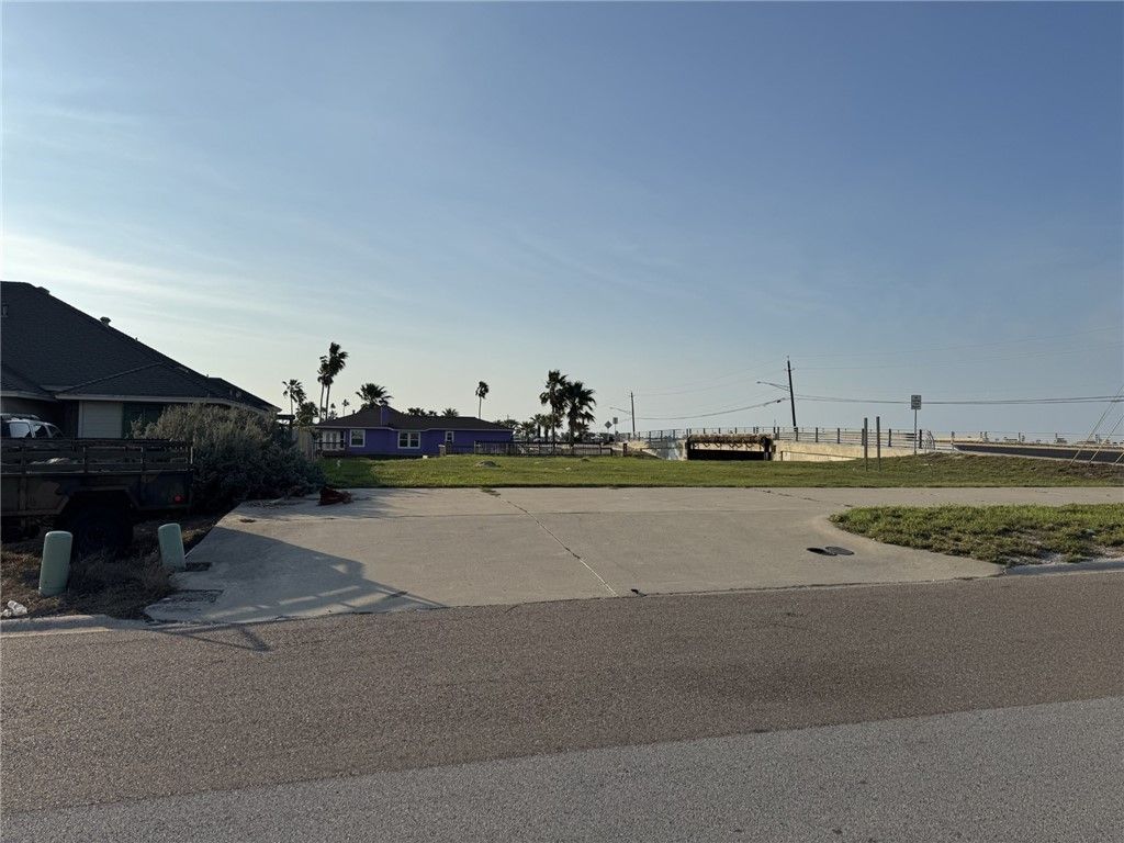 15301 Cruiser St, Corpus Christi, TX 78418 — exterior