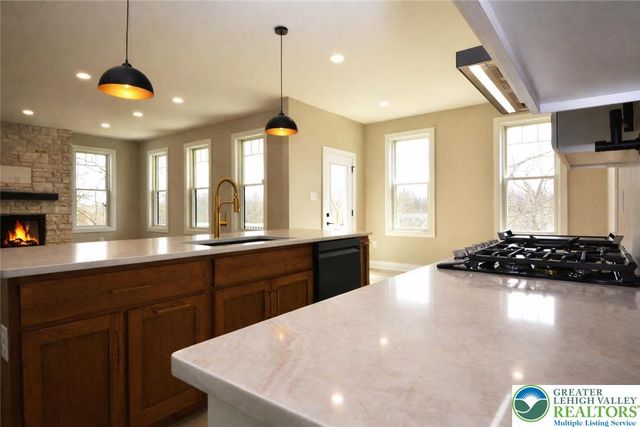 4740 Hillcrest Lane, Whitehall Twp, PA 18052