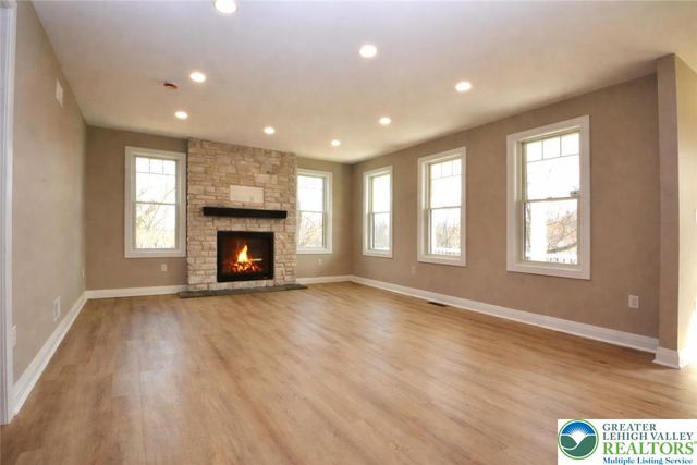 4740 Hillcrest Lane, Whitehall Twp, PA 18052