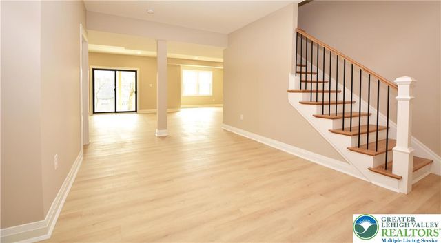 4740 Hillcrest Lane, Whitehall Twp, PA 18052