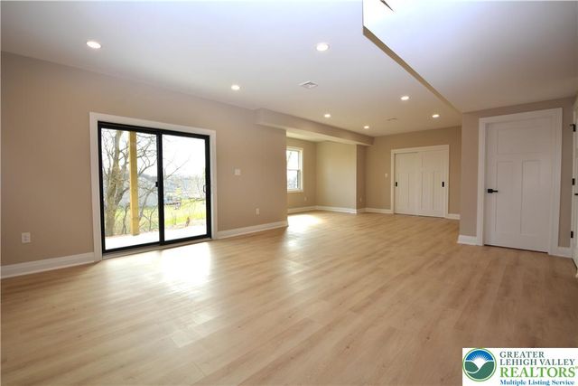 4740 Hillcrest Lane, Whitehall Twp, PA 18052