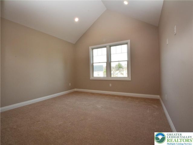 4740 Hillcrest Lane, Whitehall Twp, PA 18052
