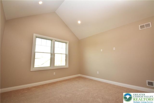 4740 Hillcrest Lane, Whitehall Twp, PA 18052