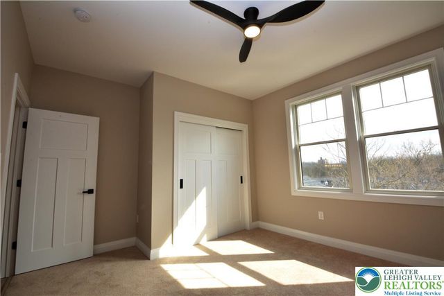4740 Hillcrest Lane, Whitehall Twp, PA 18052