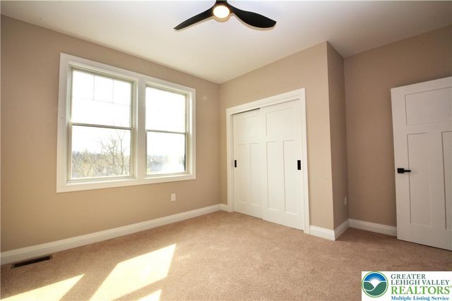 4740 Hillcrest Lane, Whitehall Twp, PA 18052