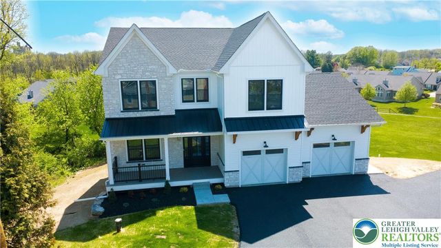 4740 Hillcrest Lane, Whitehall Twp, PA 18052