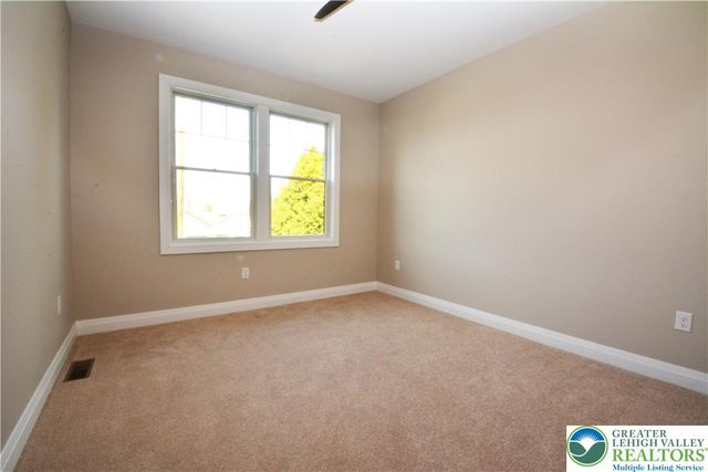 4740 Hillcrest Lane, Whitehall Twp, PA 18052