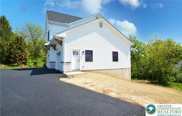 4740 Hillcrest Lane, Whitehall Twp, PA 18052
