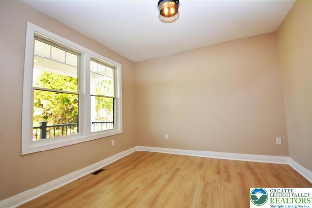 4740 Hillcrest Lane, Whitehall Twp, PA 18052