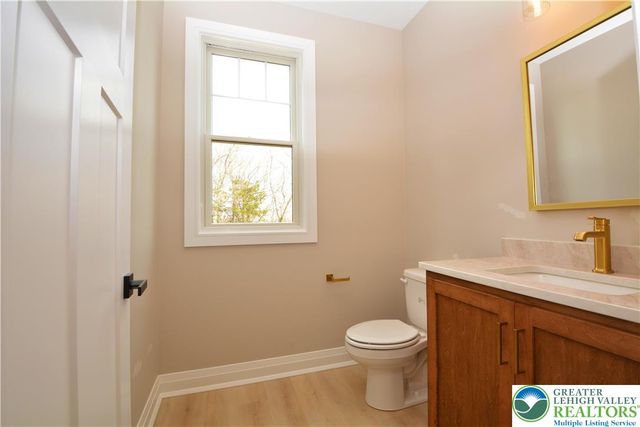 4740 Hillcrest Lane, Whitehall Twp, PA 18052