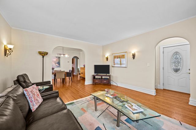 1433 GLENCOE Avenue, Highland Park, IL 60035