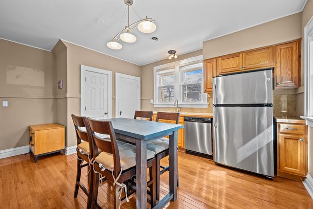 1433 GLENCOE Avenue, Highland Park, IL 60035