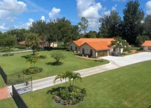 14870 Horseshoe Trace, Wellington, FL 33414