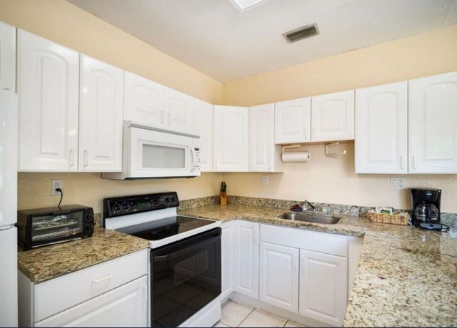 14870 Horseshoe Trace, Wellington, FL 33414