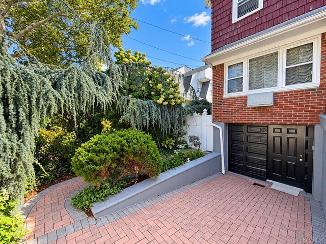 12126 7th Avenue, College Point, NY 11356