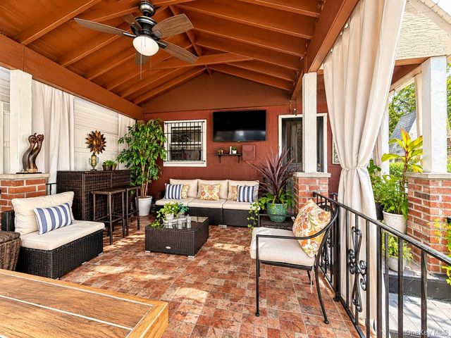 12126 7th Avenue, College Point, NY 11356