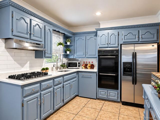 12126 7th Avenue, College Point, NY 11356