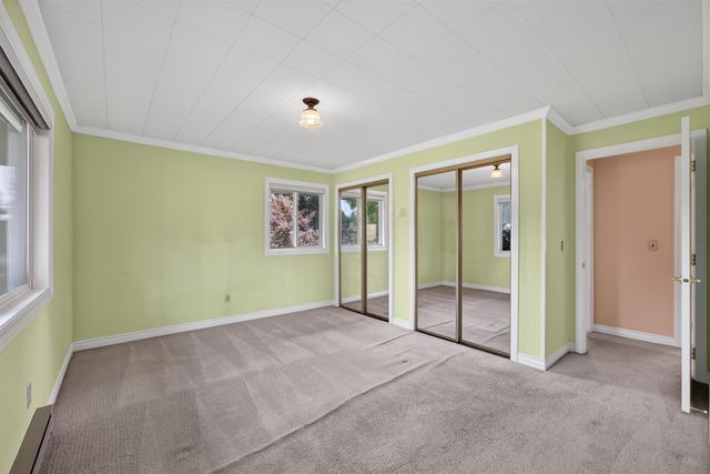 27722 N River Estates Dr, Chattaroy, WA 99003