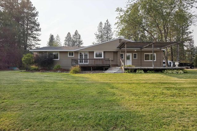 27722 N River Estates Dr, Chattaroy, WA 99003