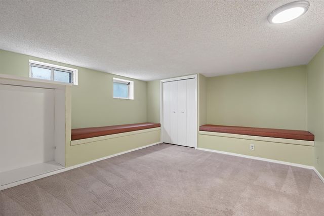 27722 N River Estates Dr, Chattaroy, WA 99003