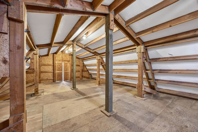 27722 N River Estates Dr, Chattaroy, WA 99003