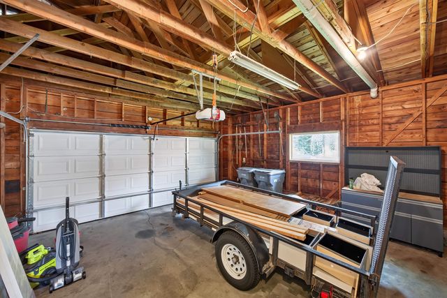 27722 N River Estates Dr, Chattaroy, WA 99003