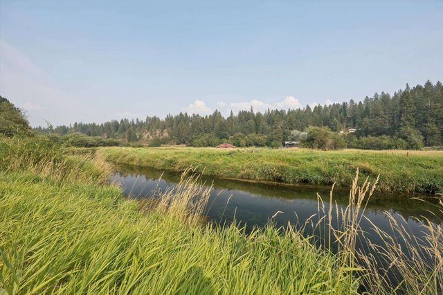 27722 N River Estates Dr, Chattaroy, WA 99003