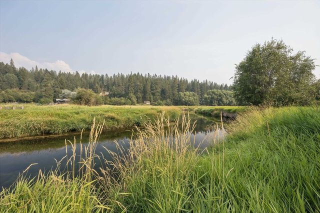 27722 N River Estates Dr, Chattaroy, WA 99003