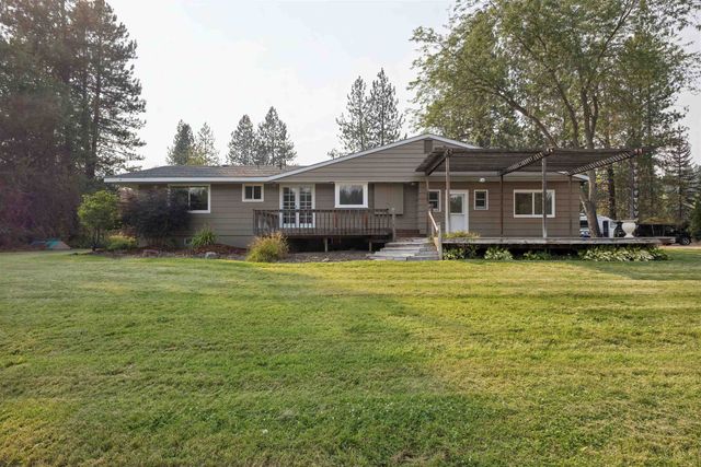 27722 N River Estates Dr, Chattaroy, WA 99003