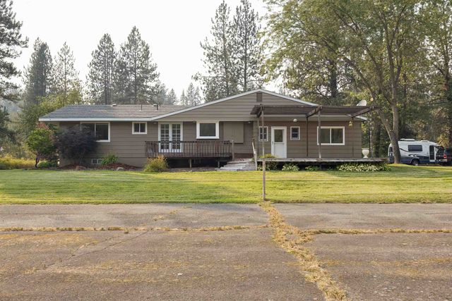 27722 N River Estates Dr, Chattaroy, WA 99003