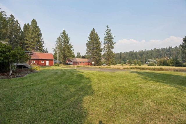 27722 N River Estates Dr, Chattaroy, WA 99003