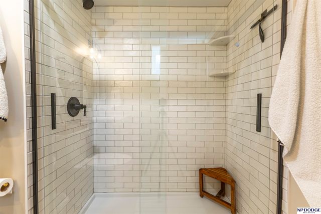 5606 Jones Street, Omaha, NE 68106