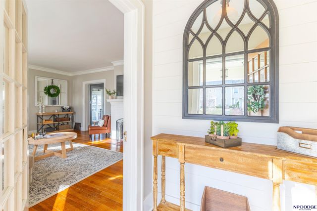 5606 Jones Street, Omaha, NE 68106