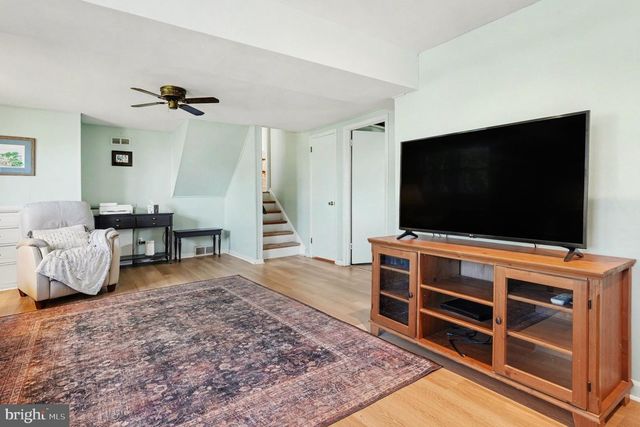 256 WOODLAWN DR, Lansdale, PA 19446