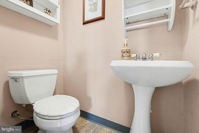 256 WOODLAWN DR, Lansdale, PA 19446