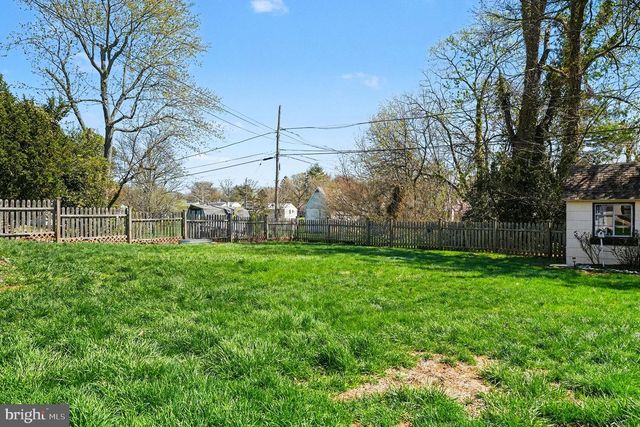 256 WOODLAWN DR, Lansdale, PA 19446